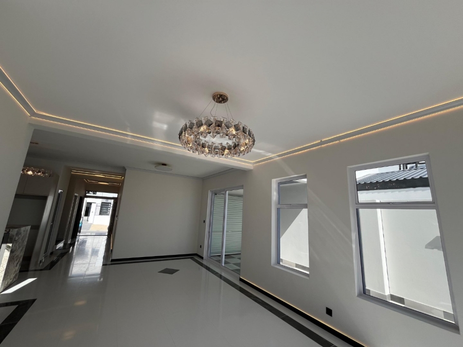 4 Bedroom Property for Sale in Sandown Western Cape